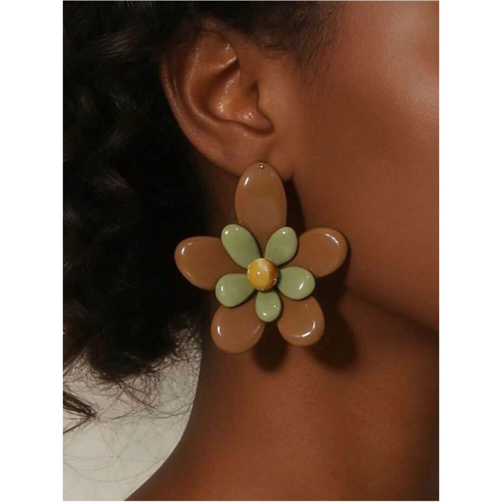 Brown Flower Statement Earrings A1922